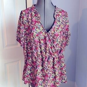 Bobeau top size 1X floral hundred percent polyester blouse